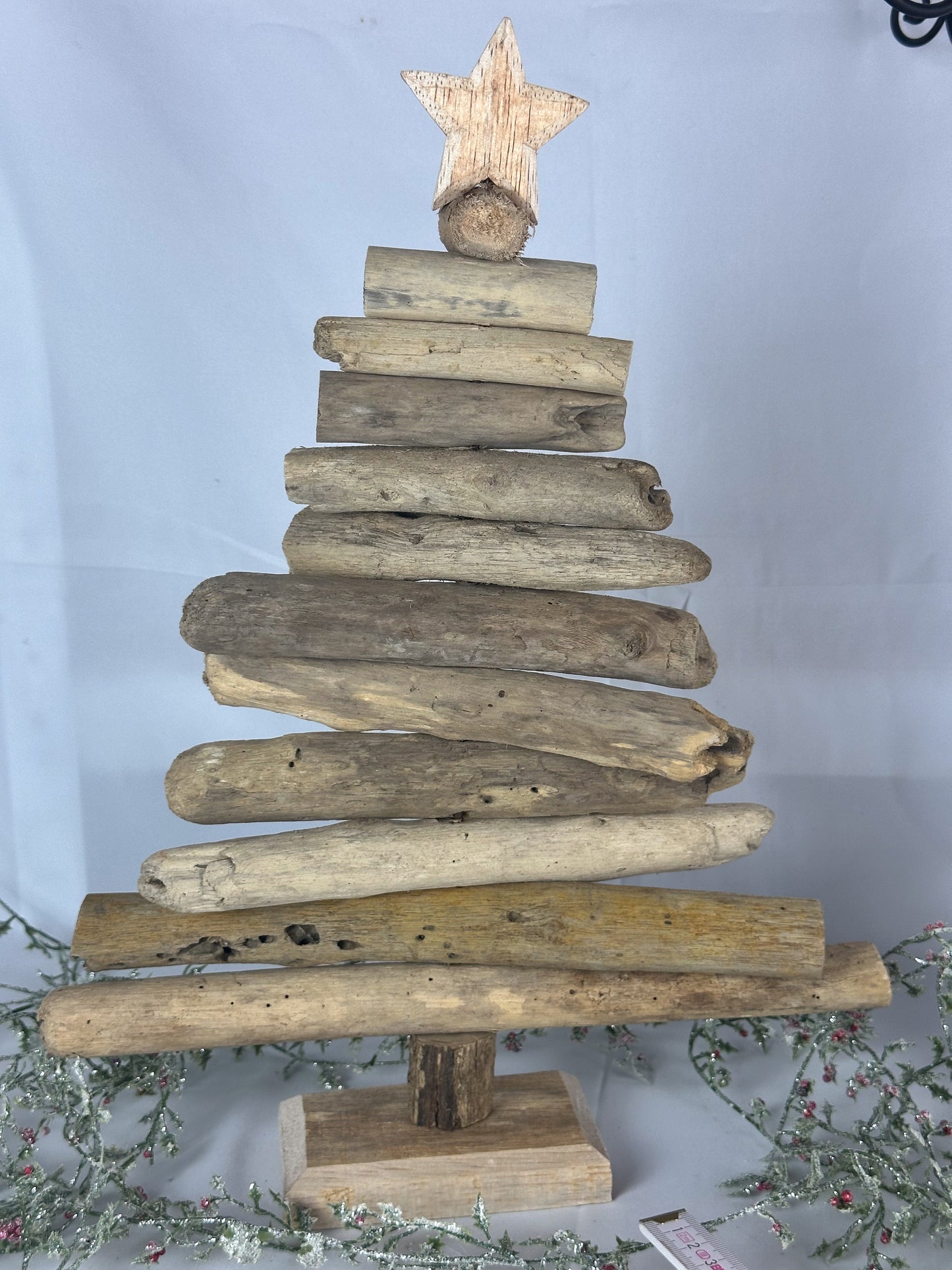 WEIHNACHTSBAUM AUS TREIBHOLZ