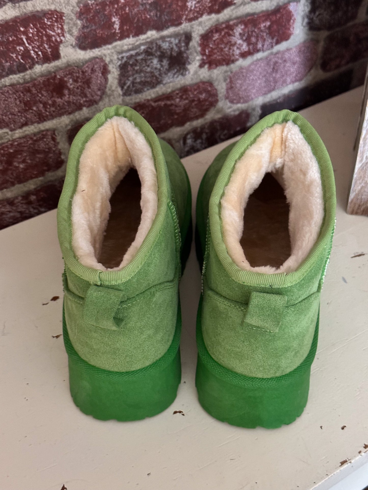 PLATEAU BOOTS GRÜN FLAUSCHIG