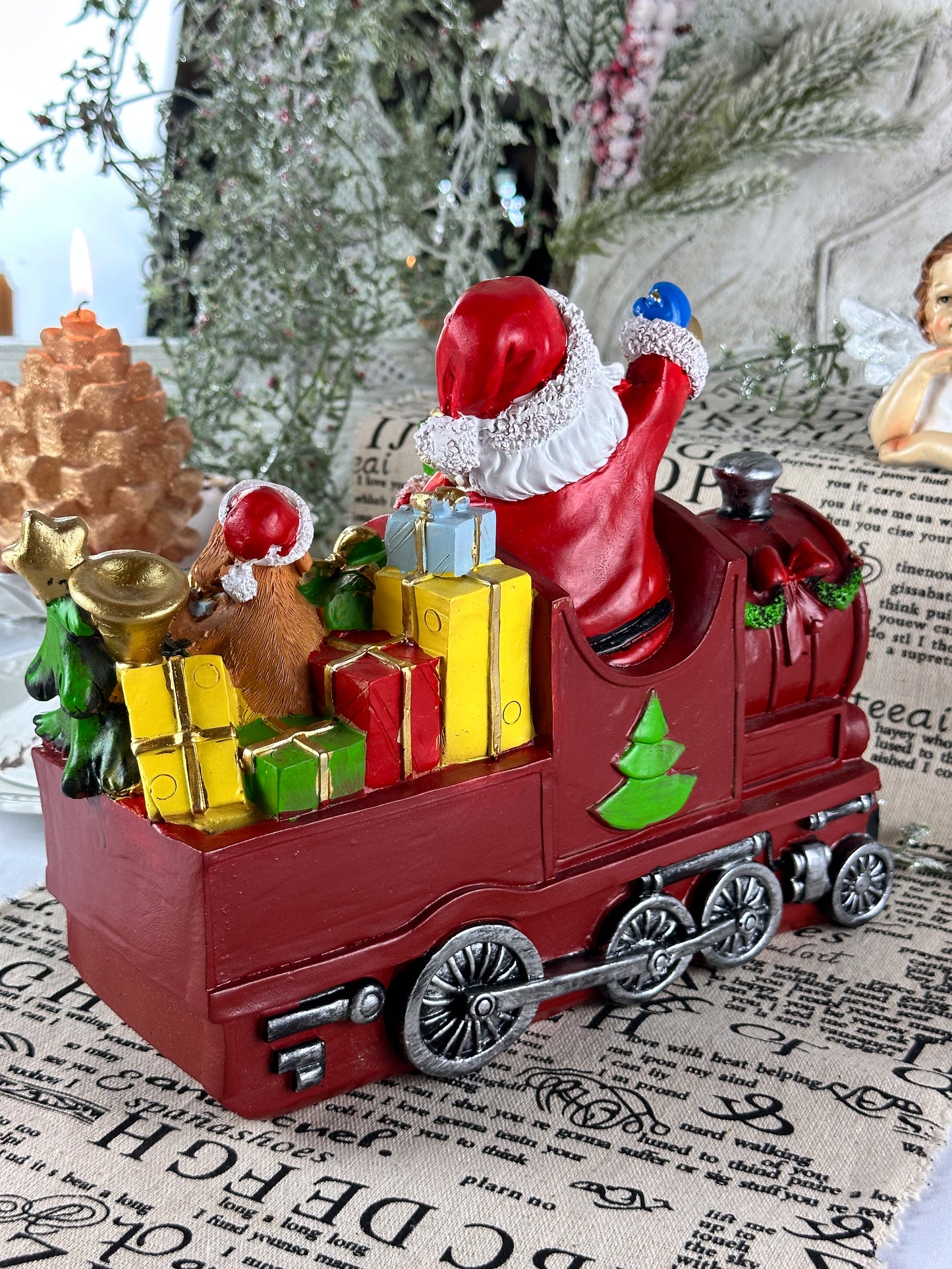WEIHNACHTMANN IN LOKOMOTIVE