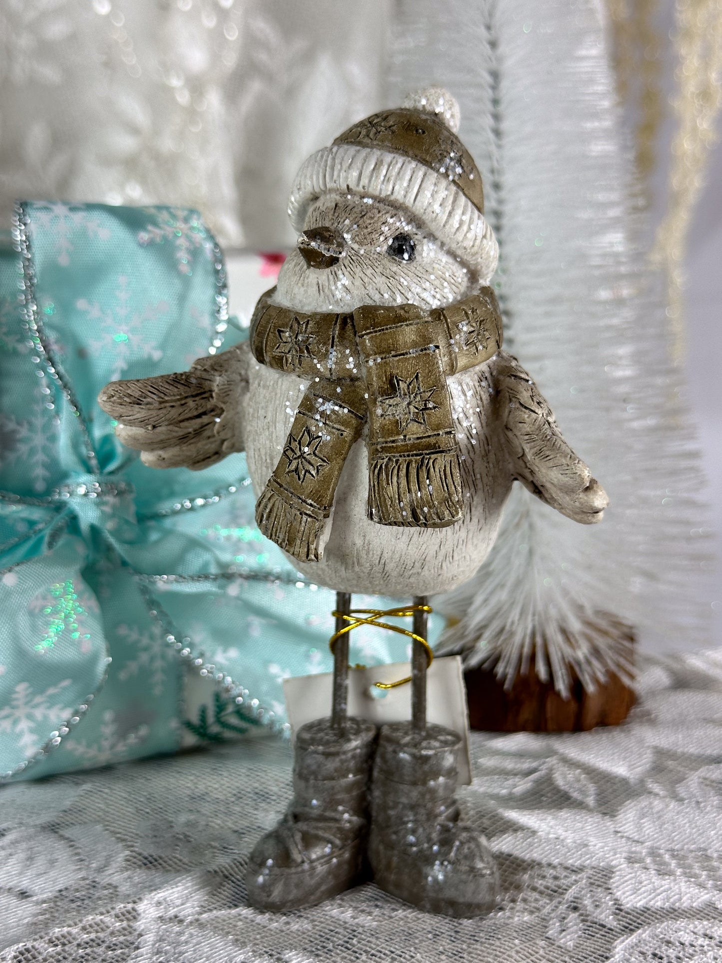 VOGEL MIT SCHAL