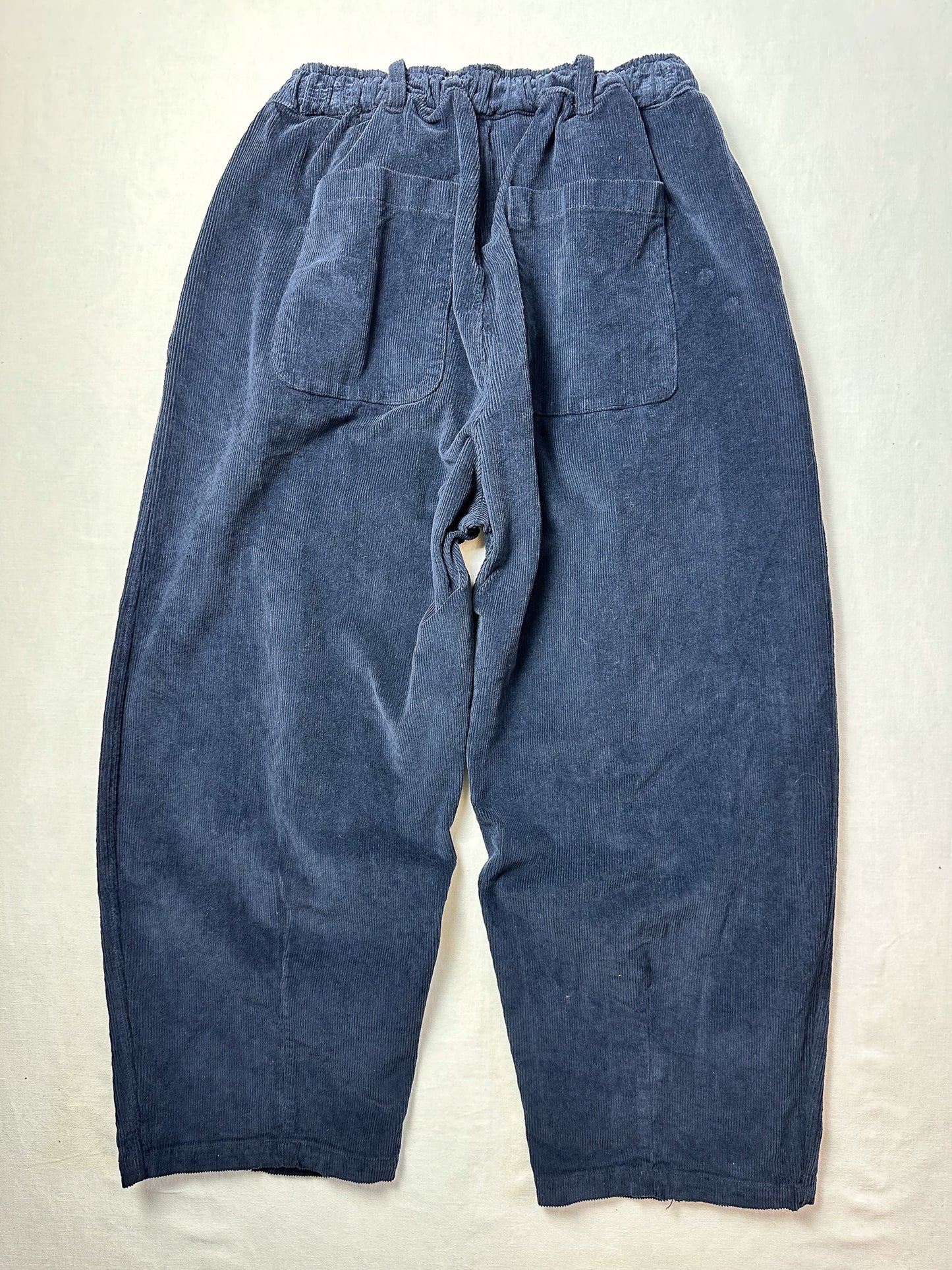 BARREL FEINCORD HOSE Blau Marineblau