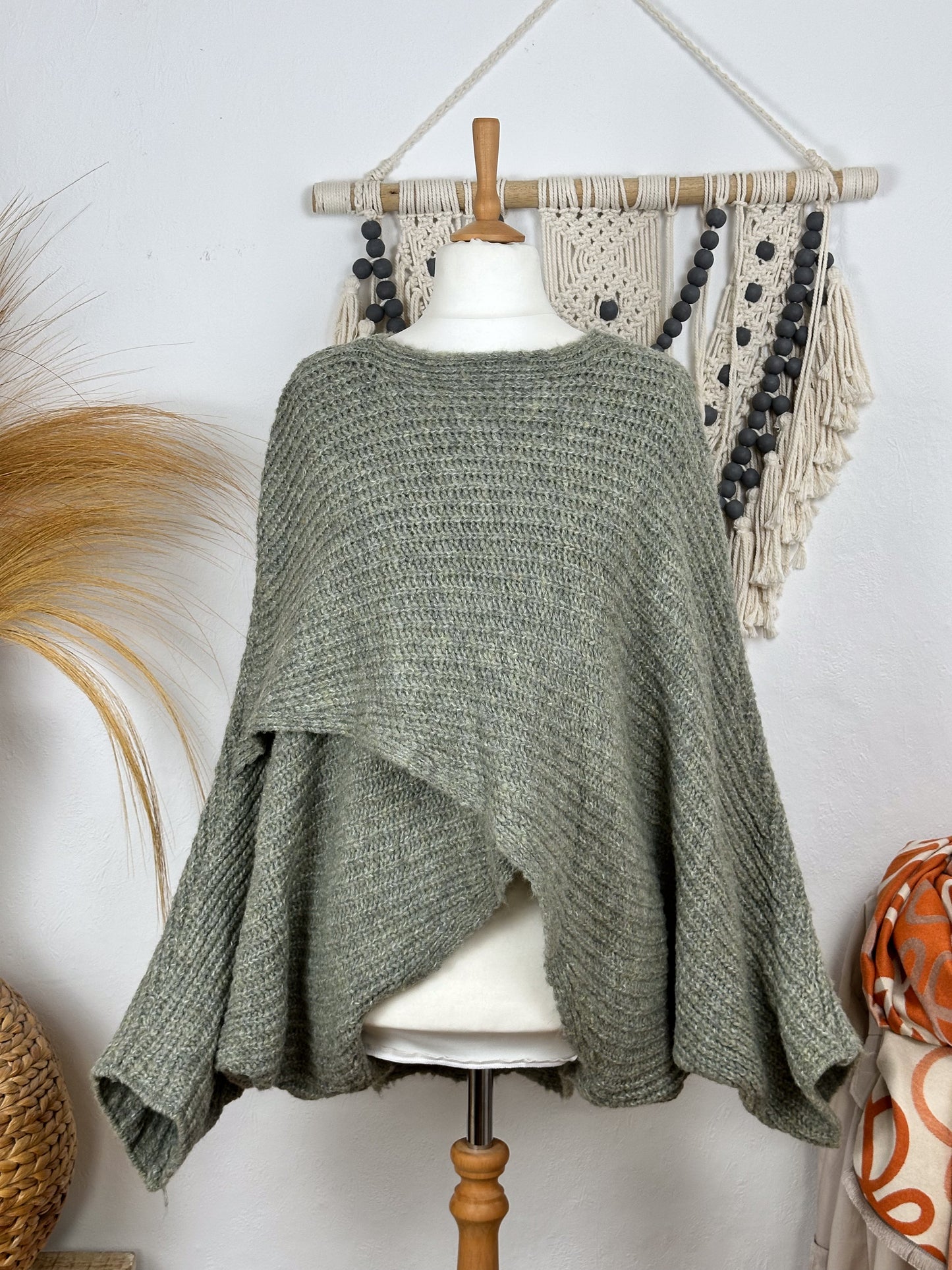 CM PONCHO-PULLOVER JUSITNE