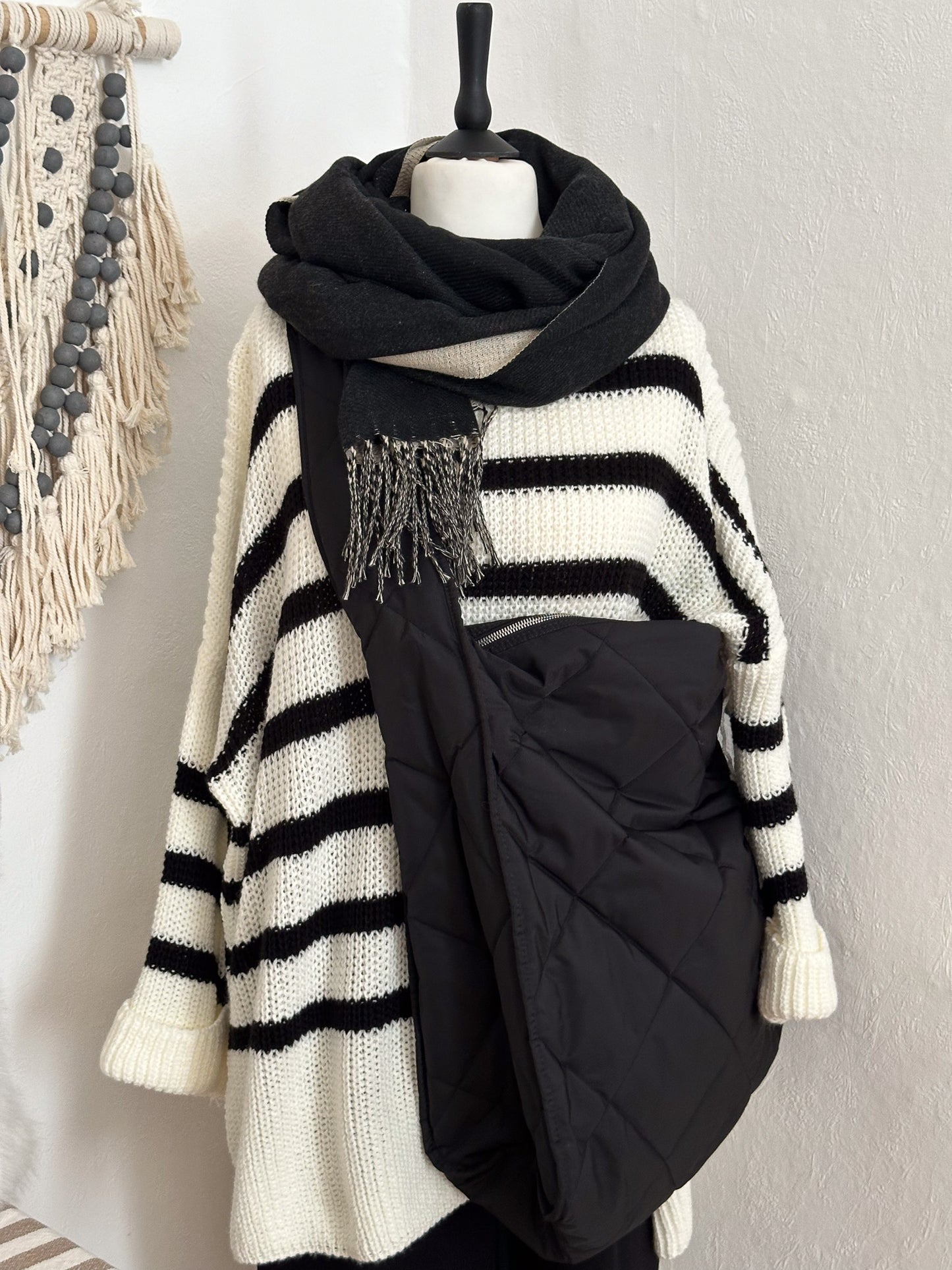 VOKUHILA OVERSIZE PULLOVER MIT SCHLITZ WEIß GESTREIFT