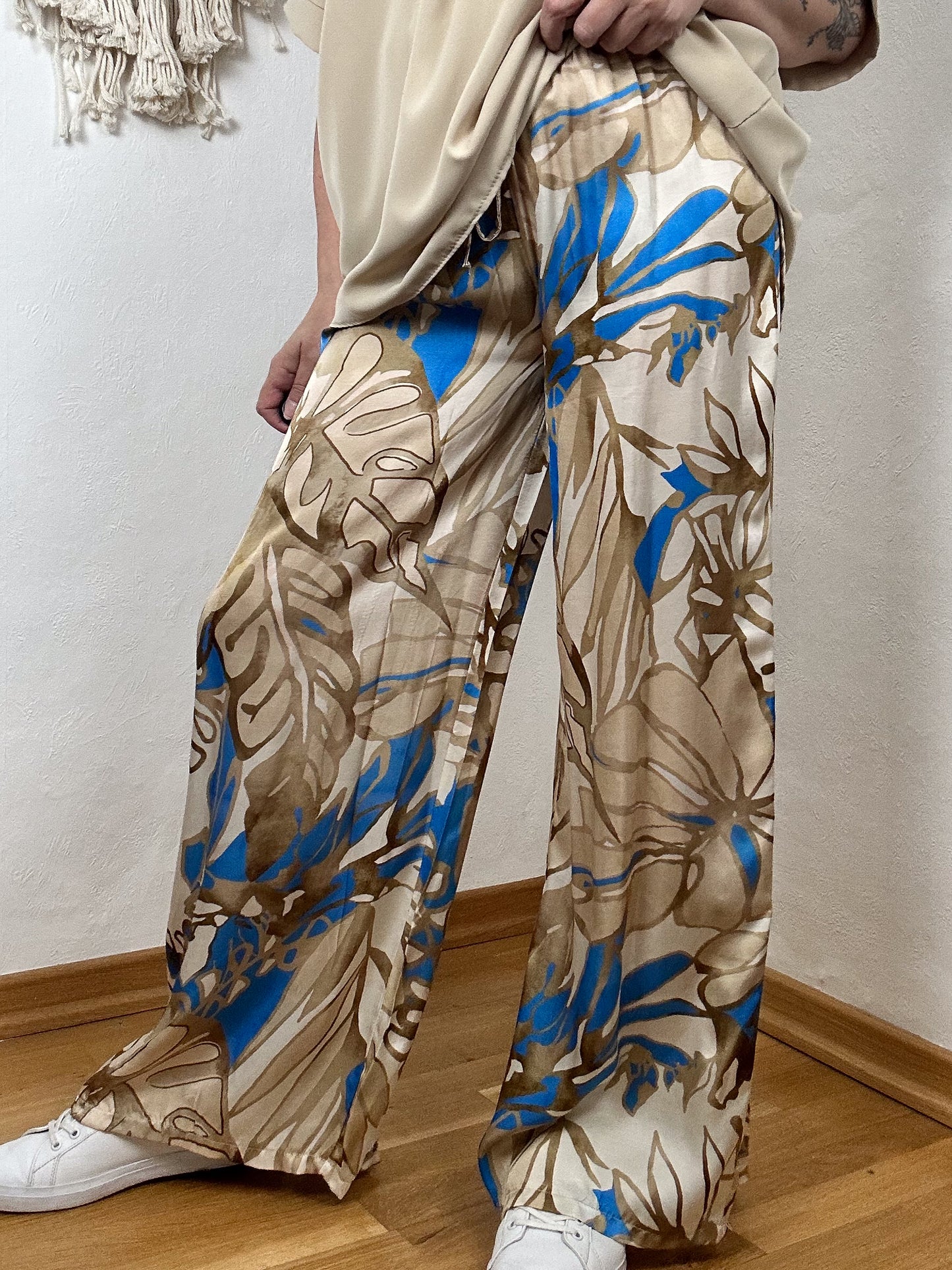 MONDAY AFTERNOON WEITE HOSE BEIGE BLAU