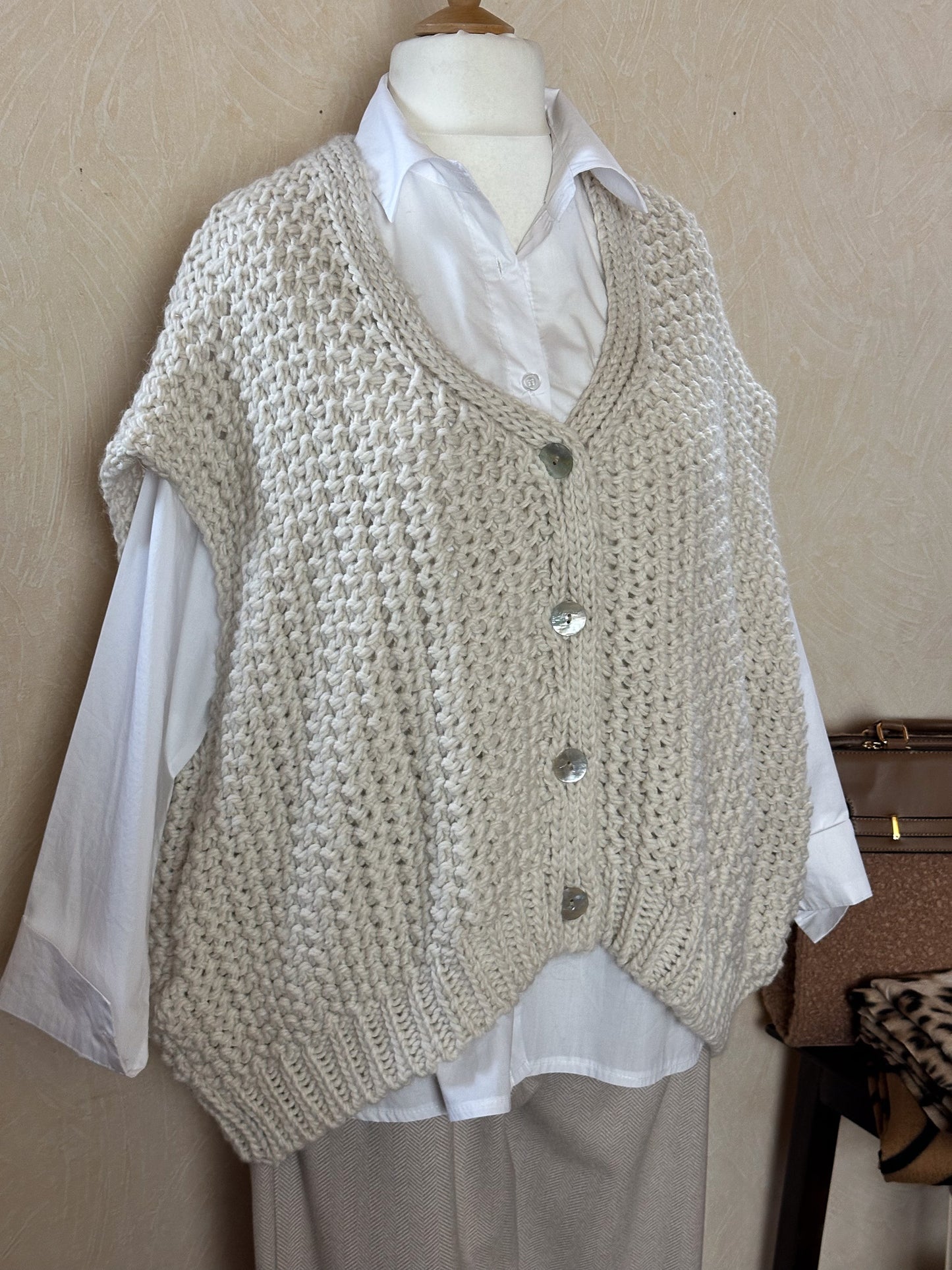 GROBSTRICK OVERSIZE WESTE LENA