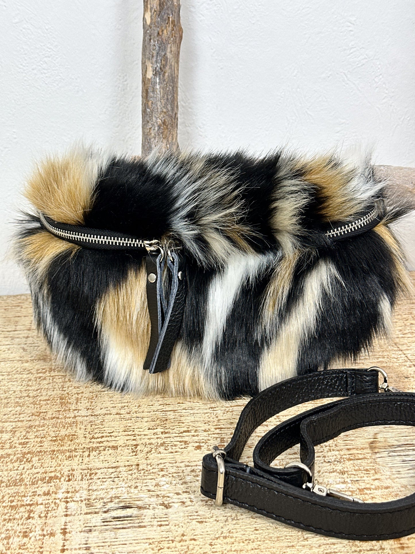LANGHAAR FELL BAUCHTASCHE KUH