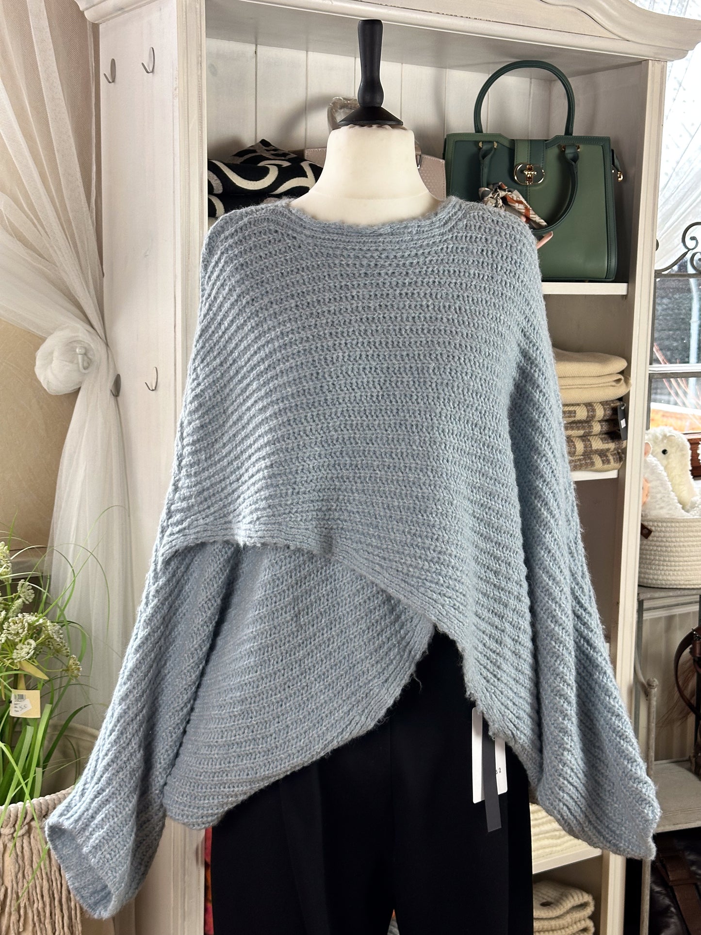 CM PONCHO-PULLOVER JUSITNE