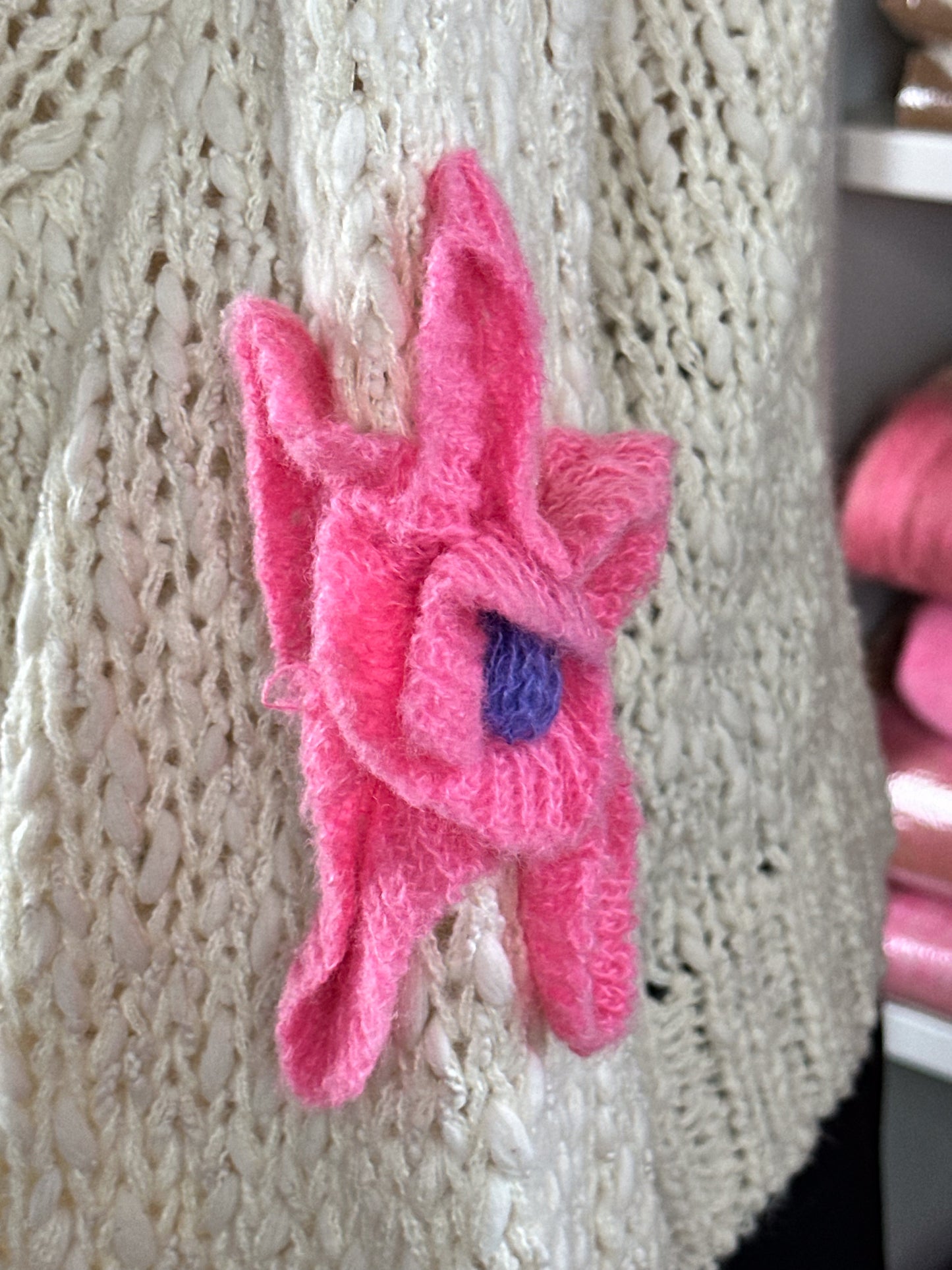 PULLOVER MIT 3D BLUMEN