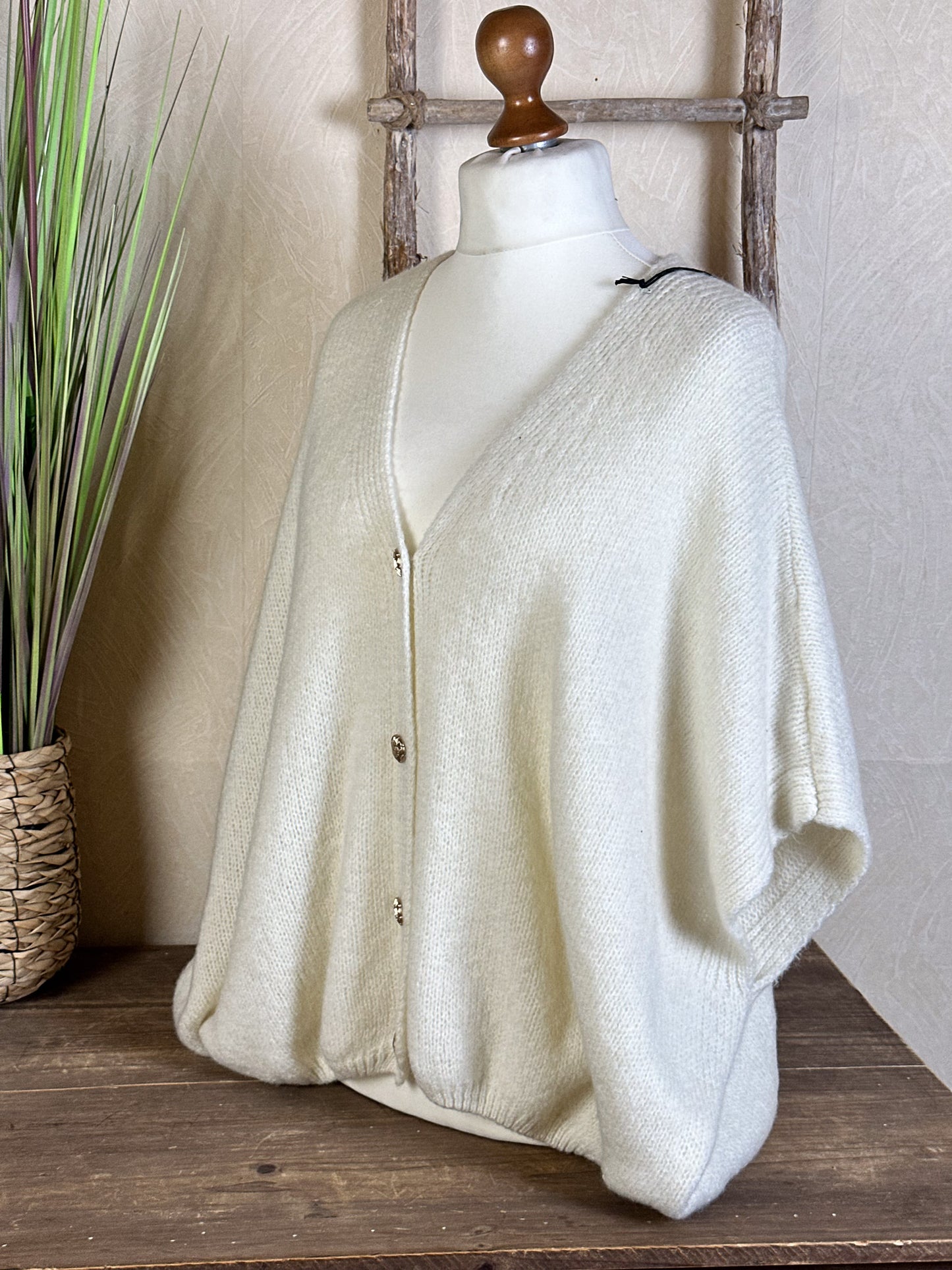 XUNA OVERSIZE PULLUNDER GOLDENE KNÖPFE versch. Farben