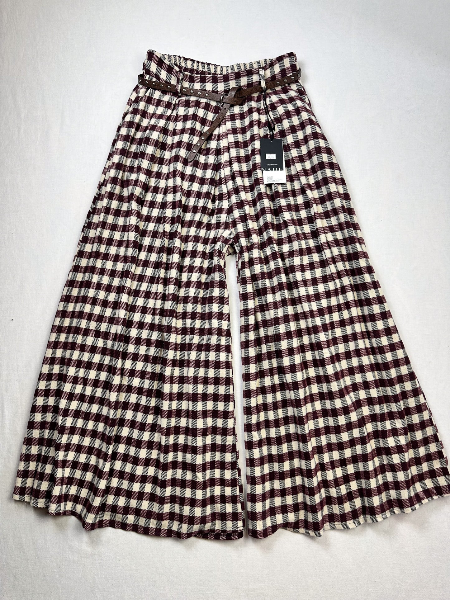 EXTRA WEITE HOSE KAROS WEINROT