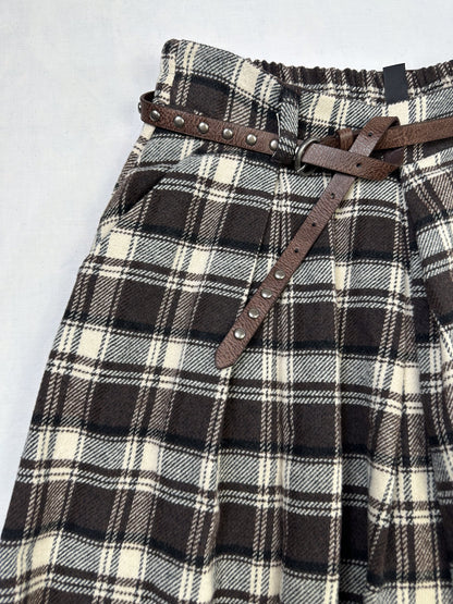 NAIIF WEITE HOSE KAROS