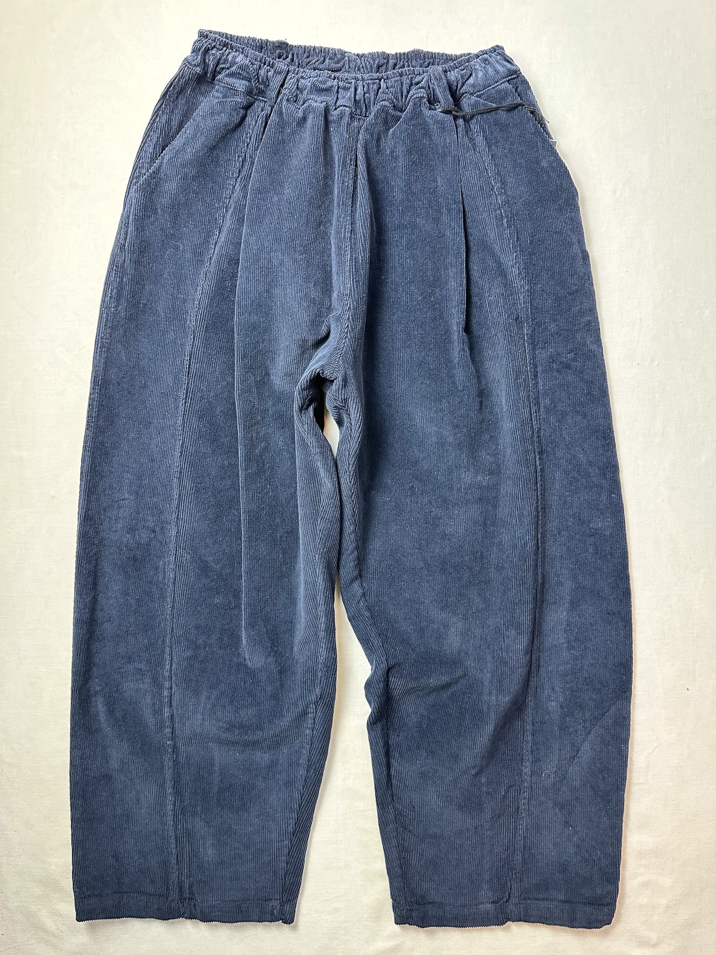 BARREL FEINCORD HOSE Blau Marineblau