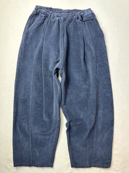 BARREL FEINCORD HOSE Blau Marineblau