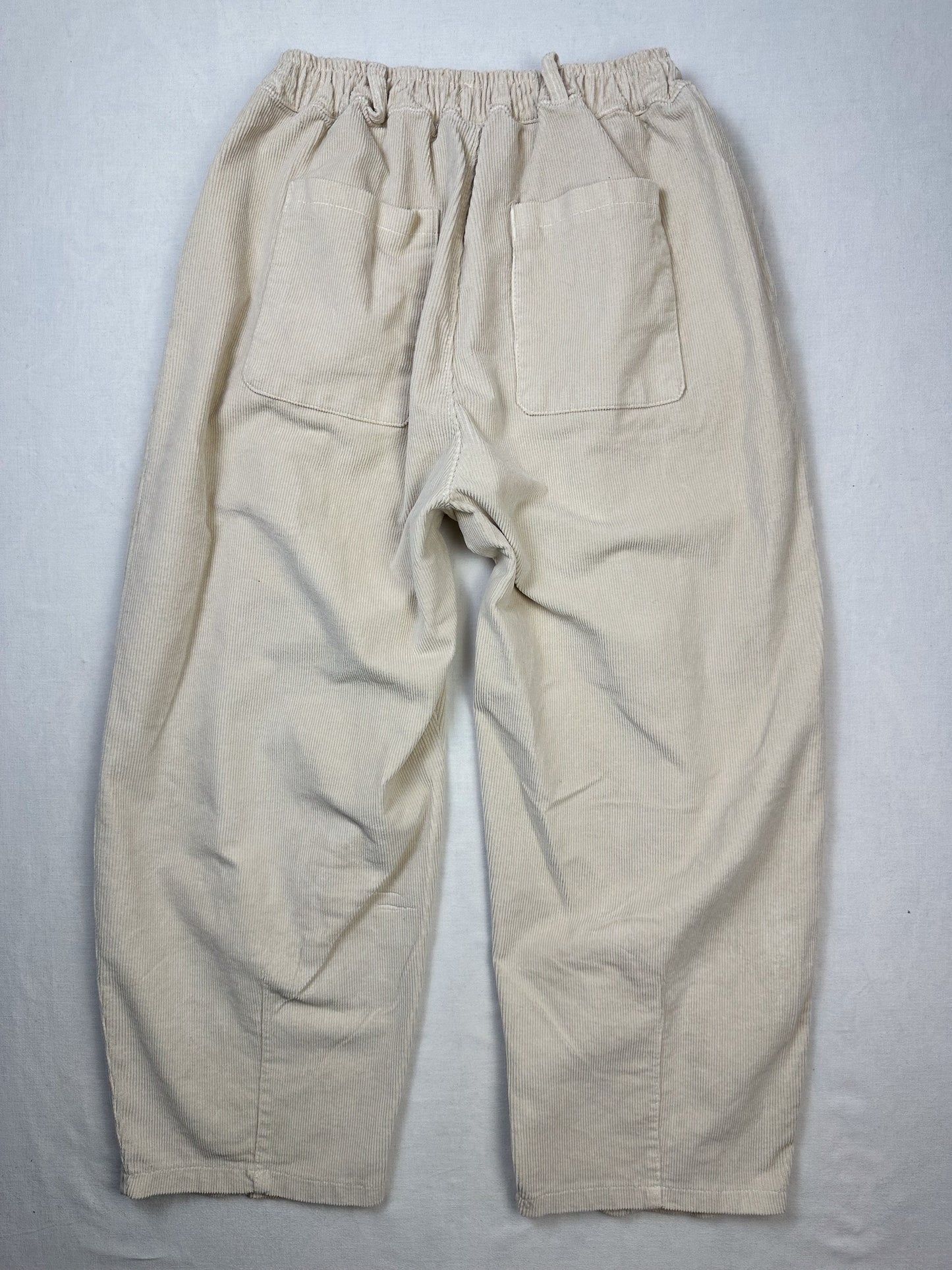 BARREL FEINCORD HOSE BEIGE