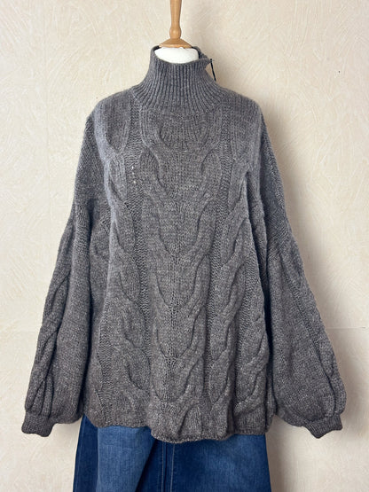 OVERSIZE PULLOVER MIT ZOPFMUSTER