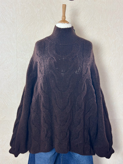 OVERSIZE PULLOVER MIT ZOPFMUSTER