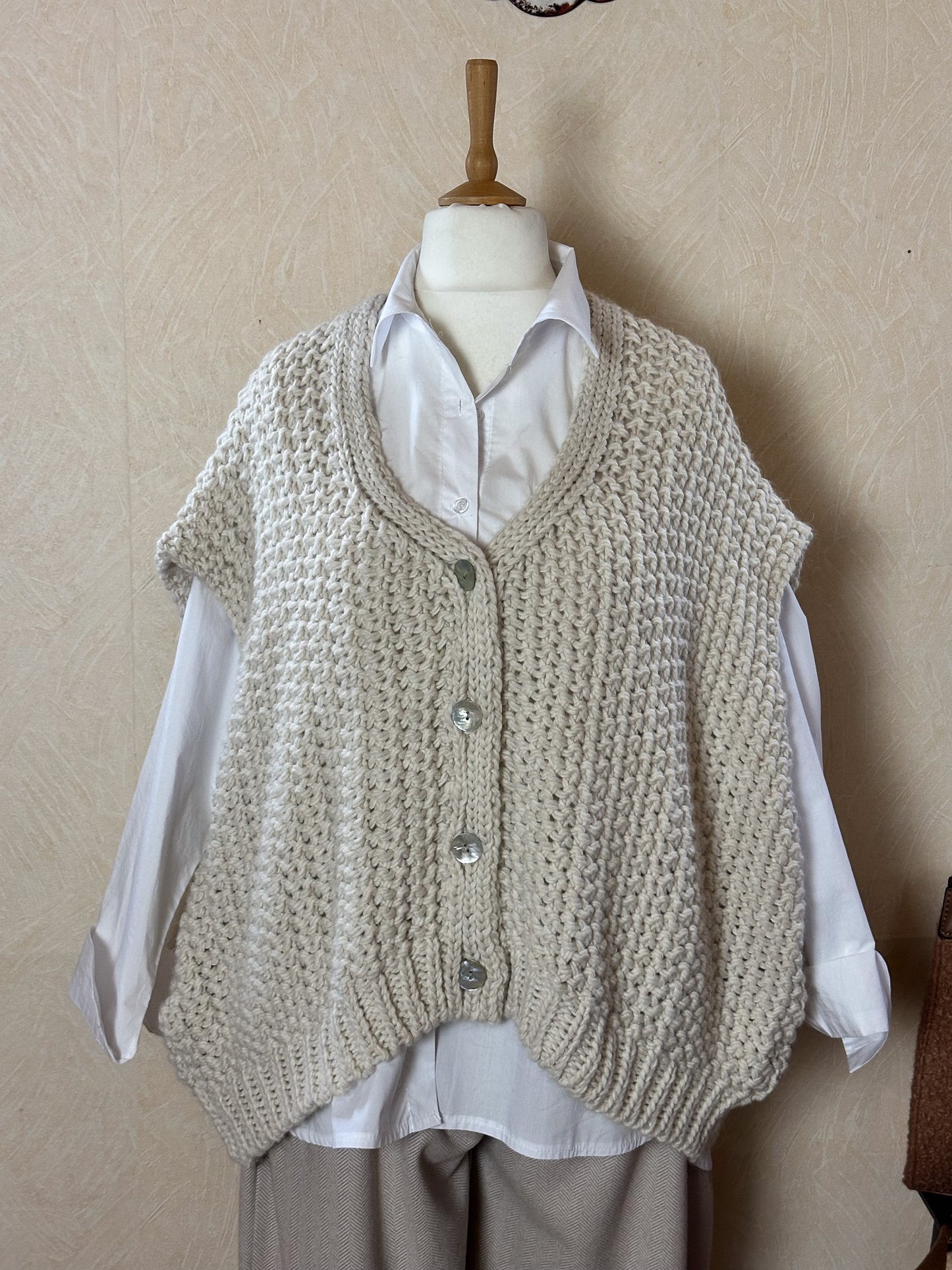 GROBSTRICK OVERSIZE WESTE LENA