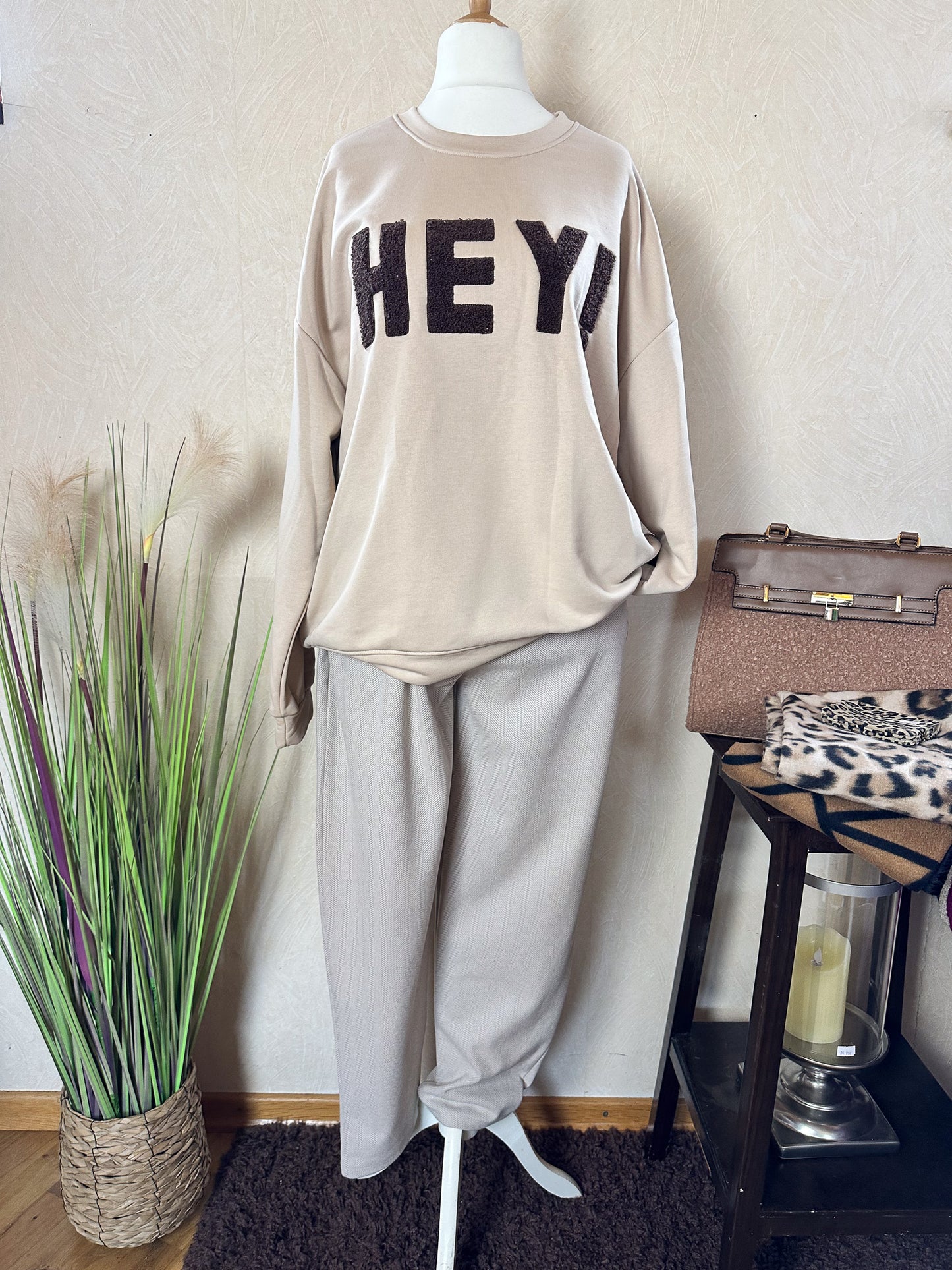 SWEATSHIRT SCHWARZ " HEY "