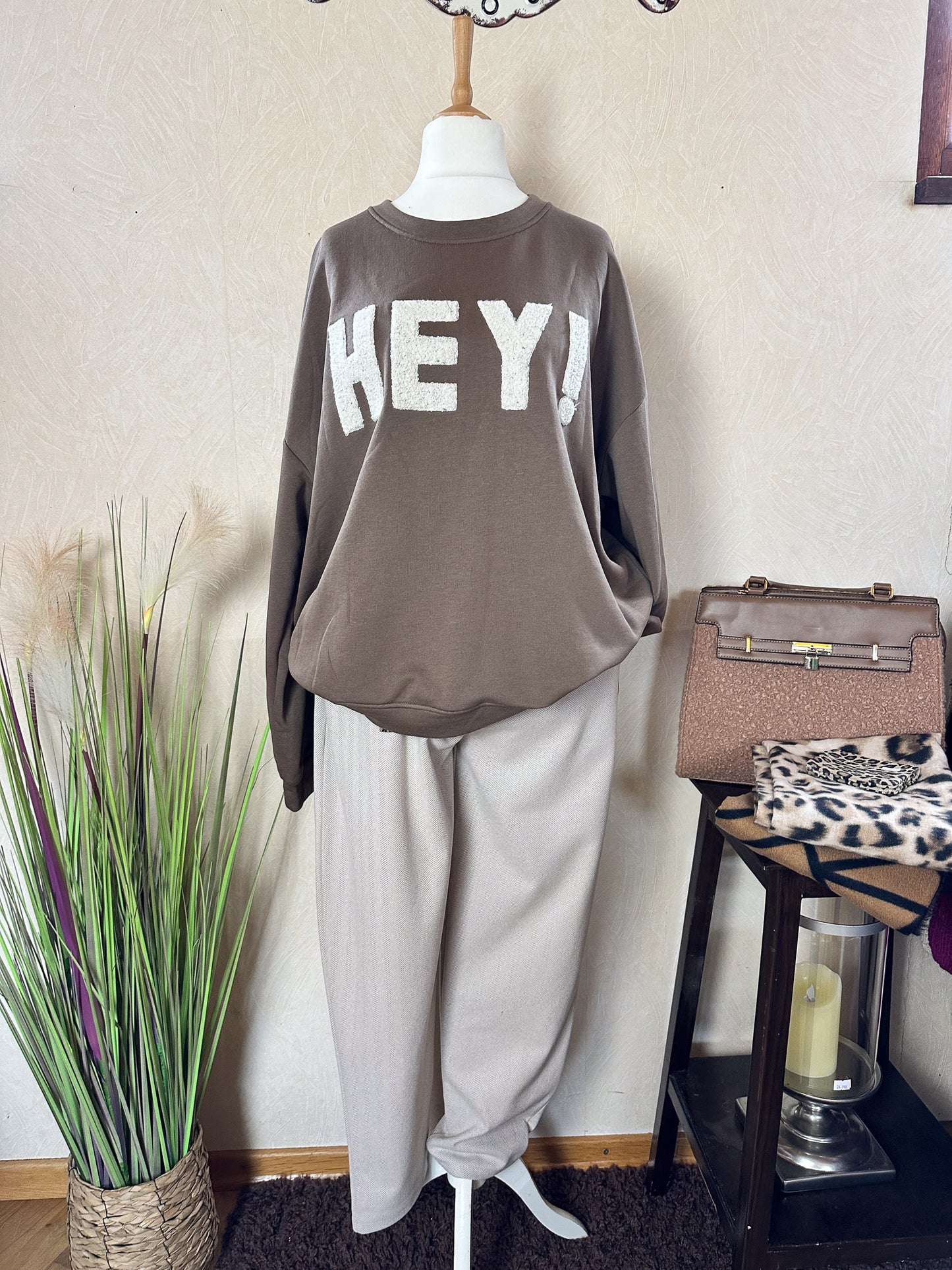 SWEATSHIRT SCHWARZ " HEY "