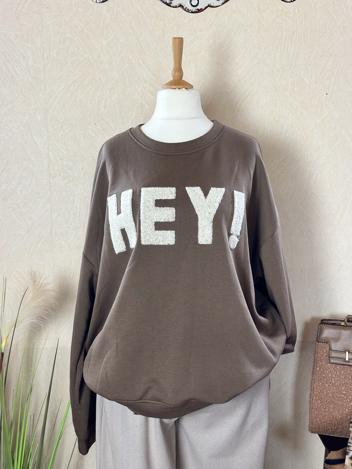 SWEATSHIRT SCHWARZ " HEY "