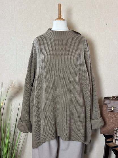 VOKUHILA OVERSIZED PULLOVER MIT SCHLITZ