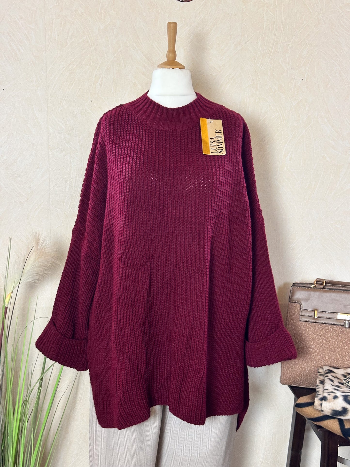 VOKUHILA OVERSIZED PULLOVER MIT SCHLITZ
