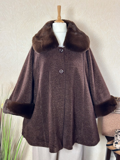 EDLE KUSCHELJACKE MIT FELL JUTTA