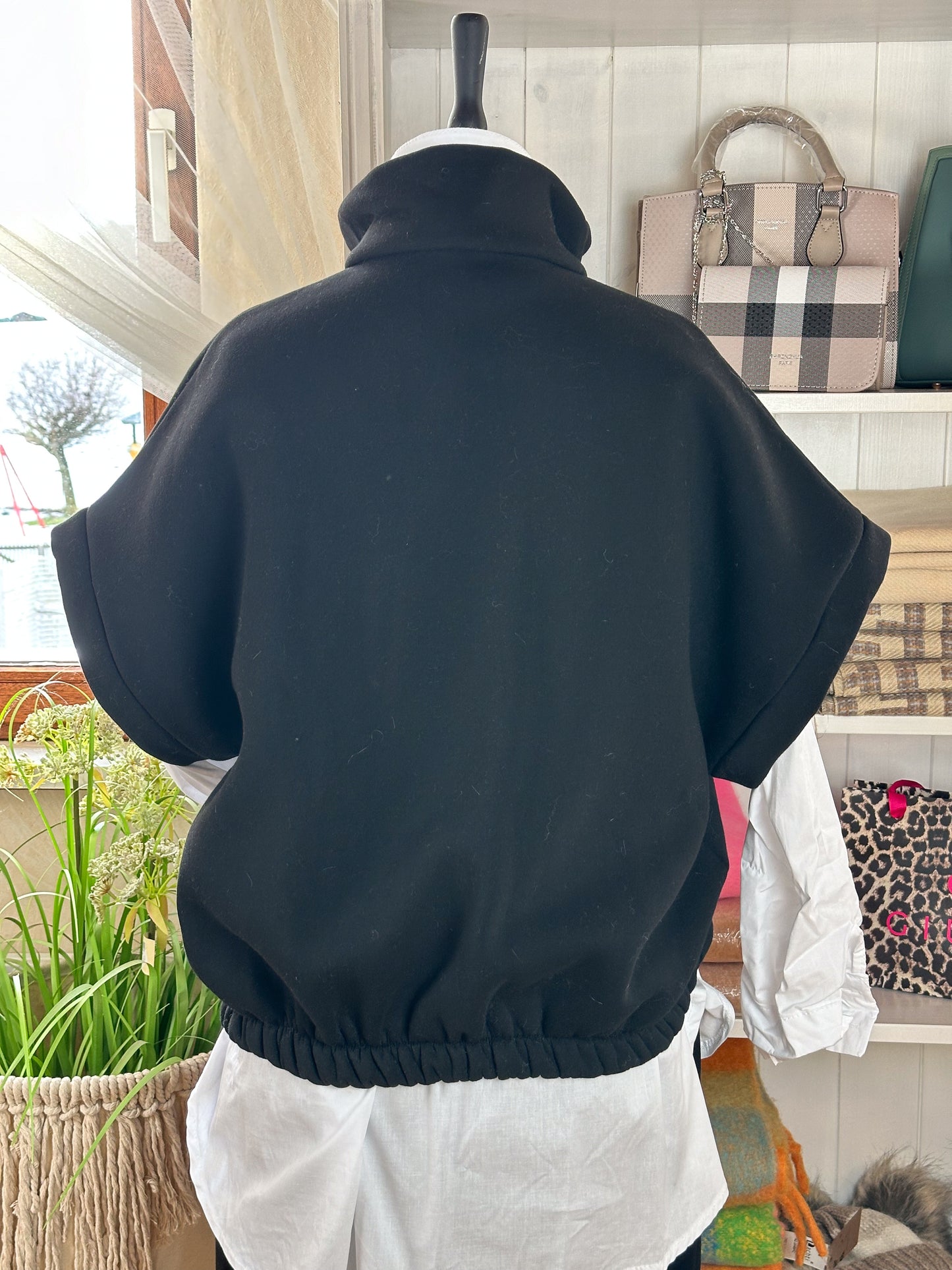 SWEAT WESTE OVERSIZE SCHWARZ