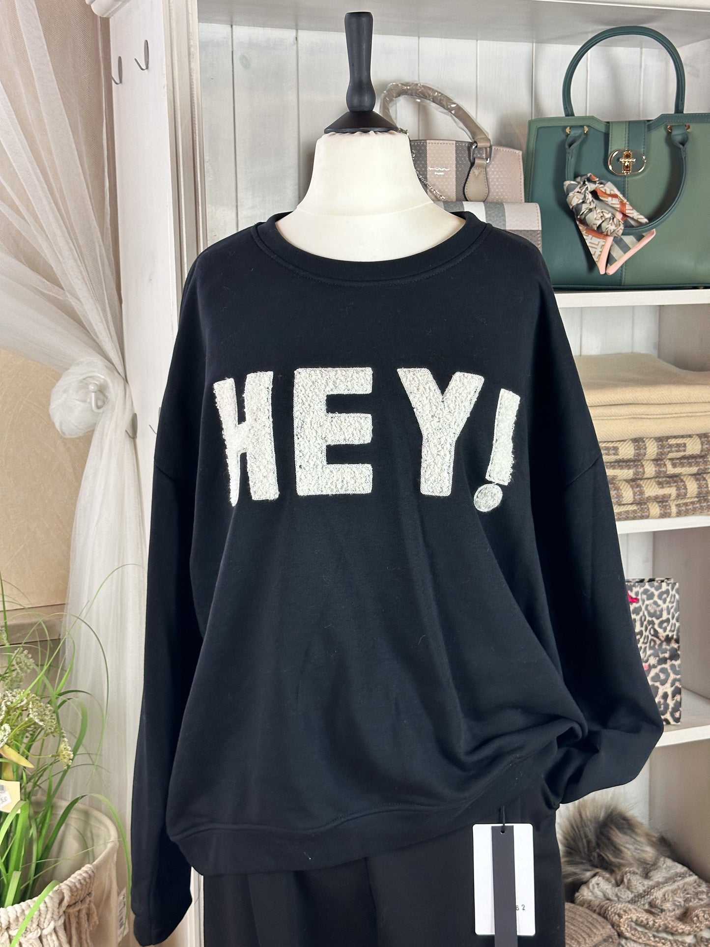 SWEATSHIRT SCHWARZ " HEY "