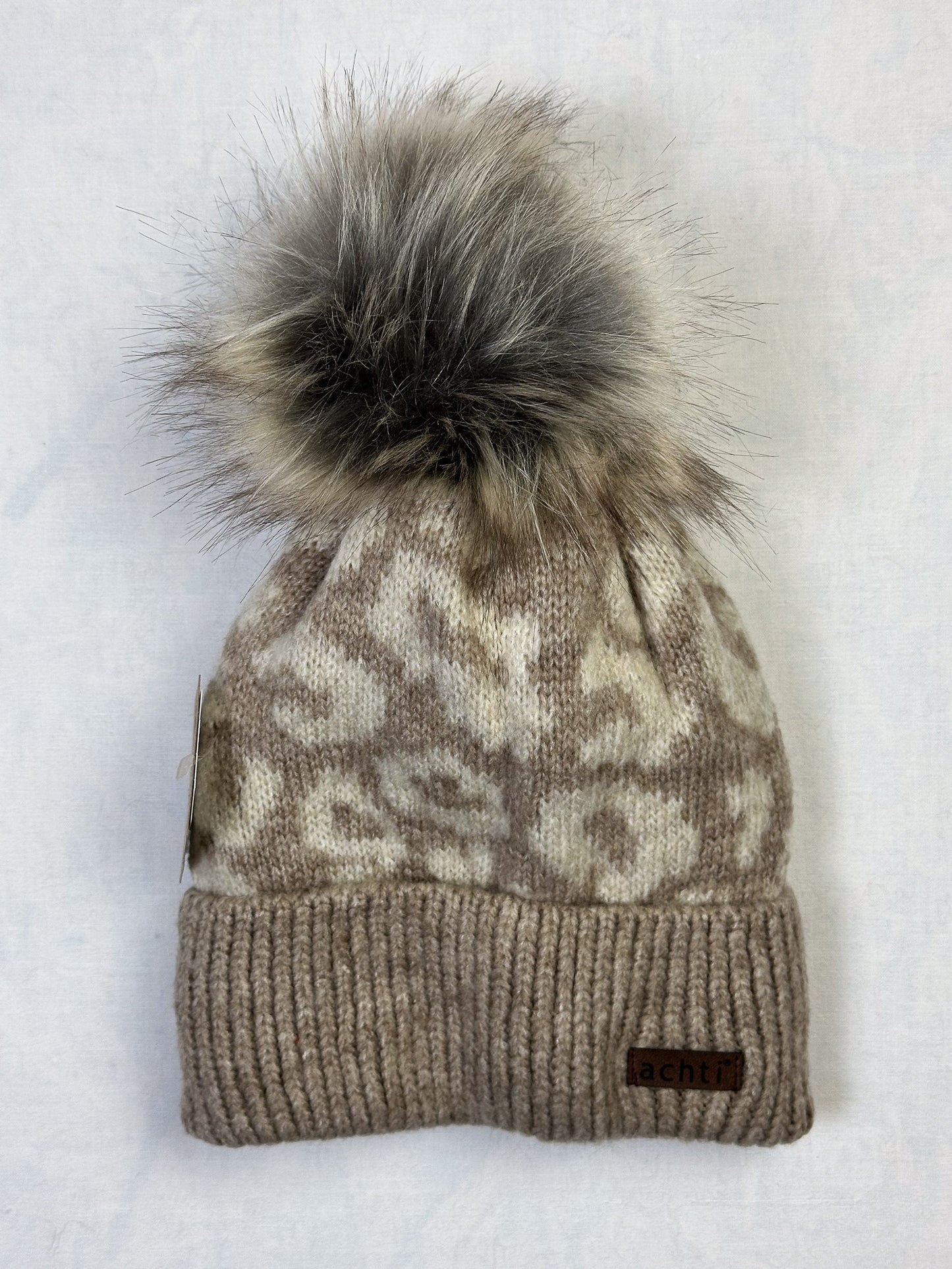 ACHTI MÜTZE MIT BOMMEL LEO