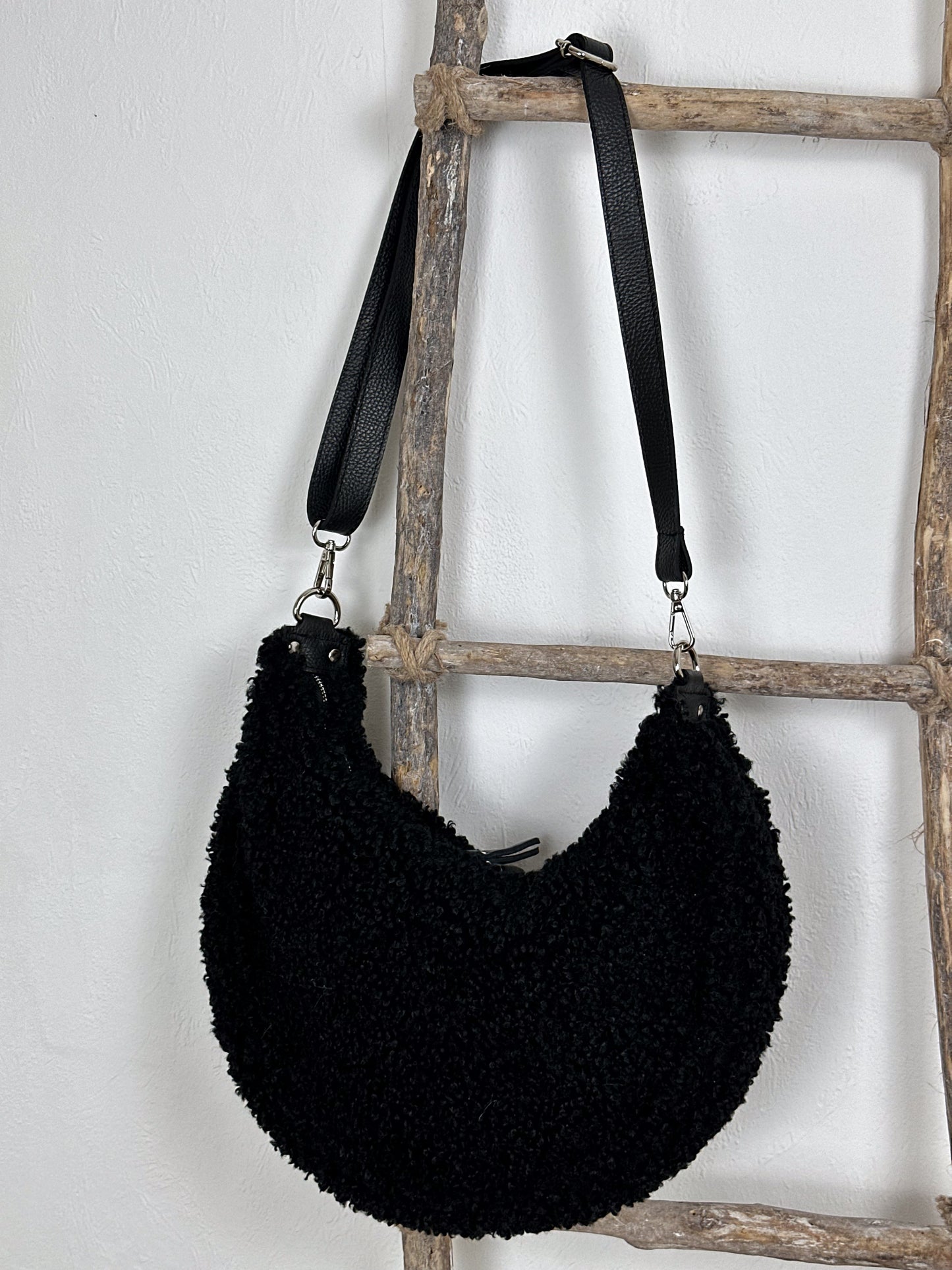 TEDDYFELL TASCHE HALBMOND SCHWARZ