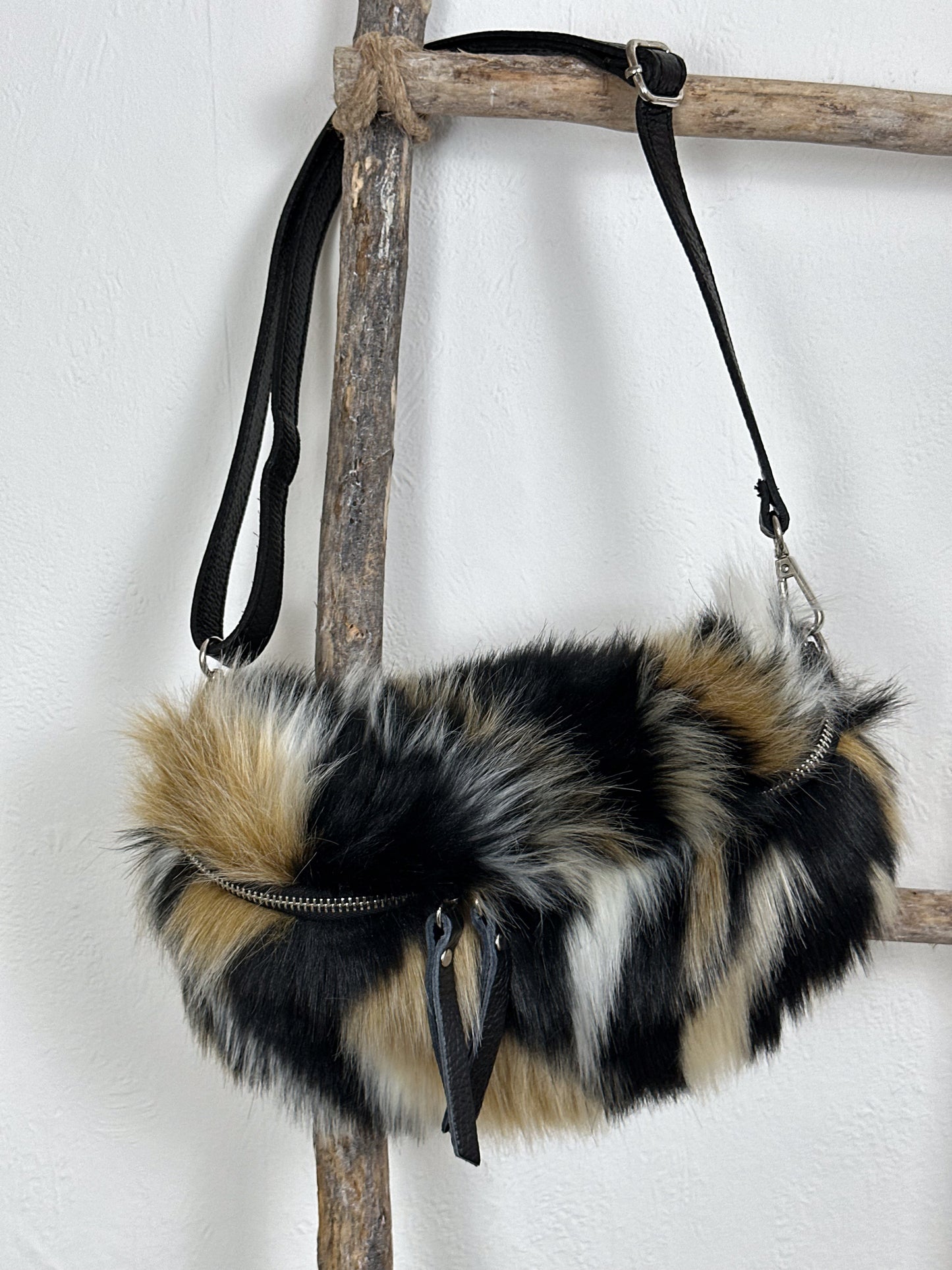 LANGHAAR FELL BAUCHTASCHE KUH