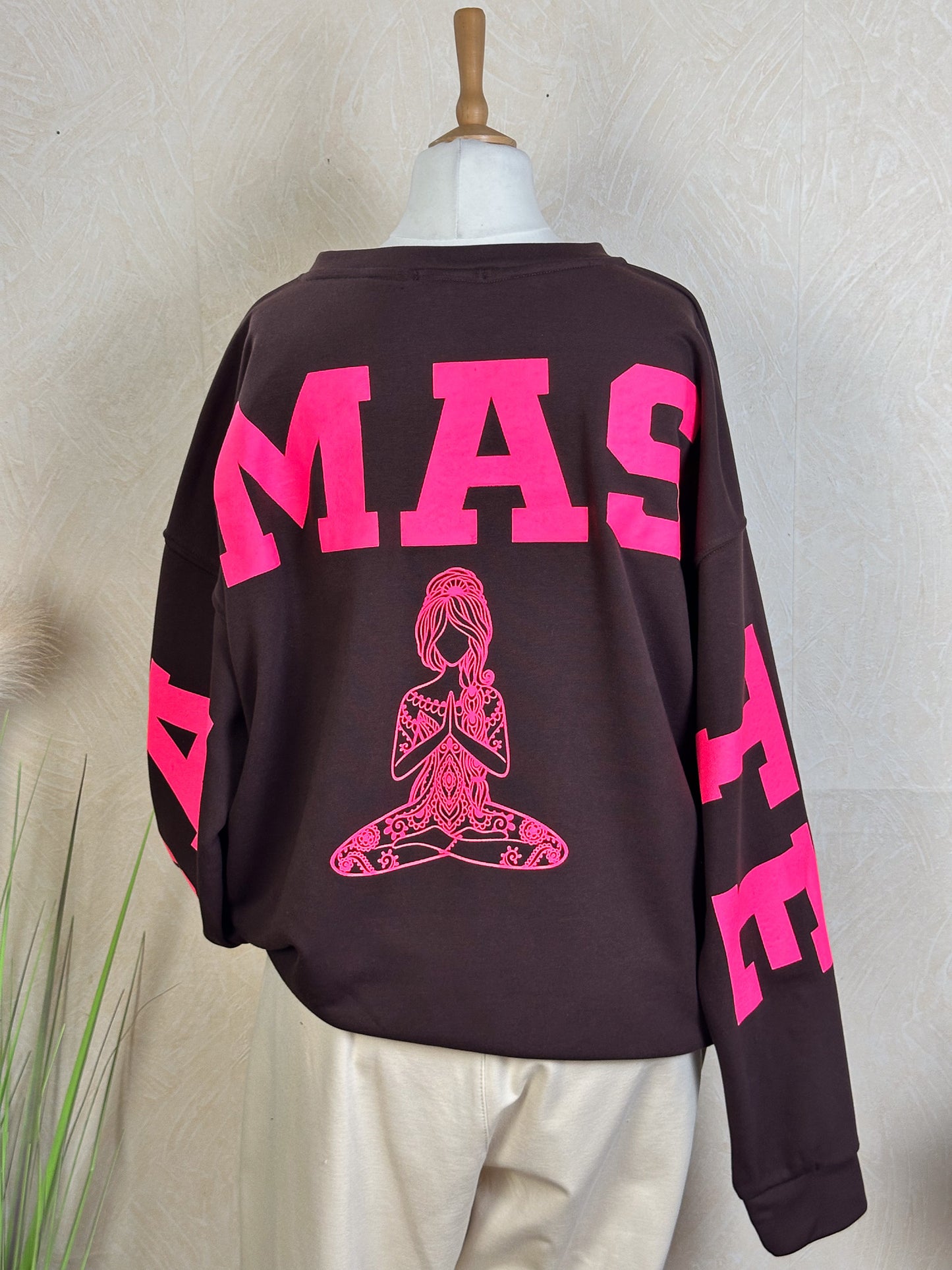 SWEATSHIRT MOOIJ NAMASTE versch. Farben