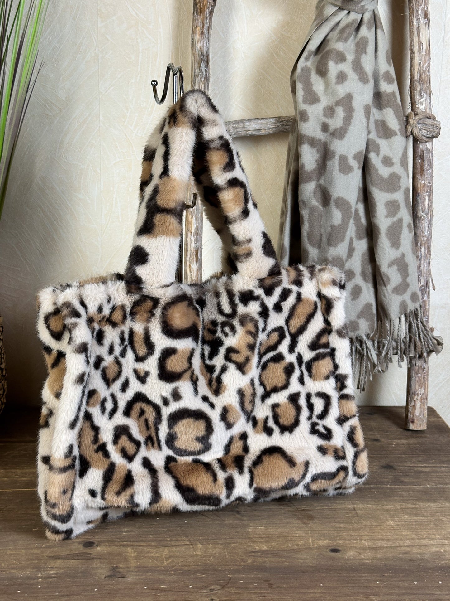KLEINE FELLTASCHE LEOPARD HELL