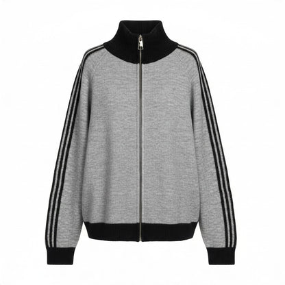 jamalto Strickjacke in Grau mit schwarzem Stehkragen, Reißverschluss und sportlichen Streifendetails an den Ärmeln